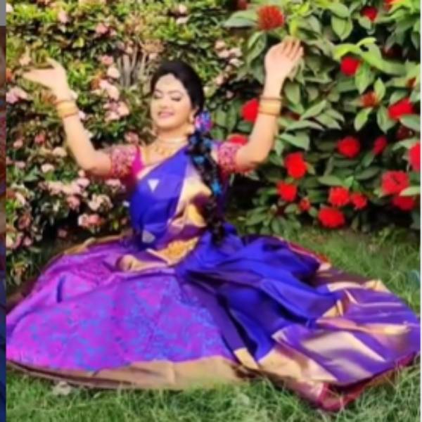 பட்டுப்புடவையில்