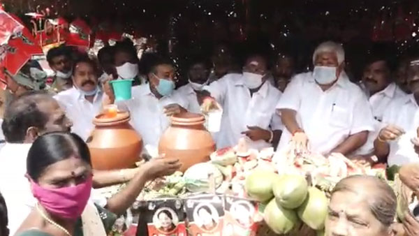 நீர் மோர் வழங்குதல்