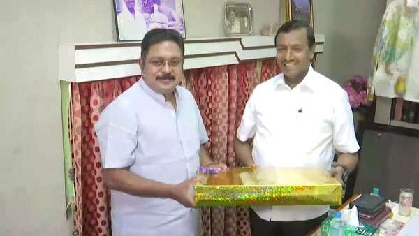TTV Dinakaran meets with Mohan C. Lazarus in thiruchendur TTV Dinakaran meets with Mohan C. Lazarus in thiruchendur