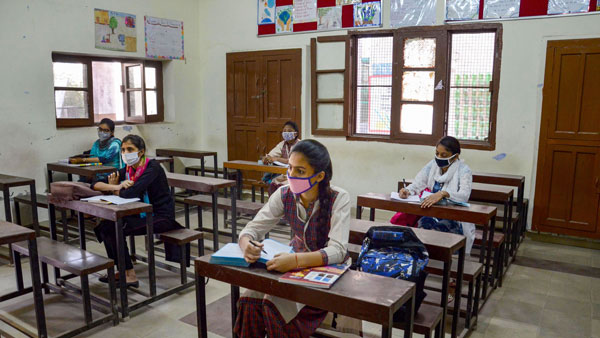 Corona spreading in Tamil Nadu - Plus 2 practical exam held on today with guidelines Corona spreading in Tamil Nadu - Plus 2 practical exam held on today with guidelines