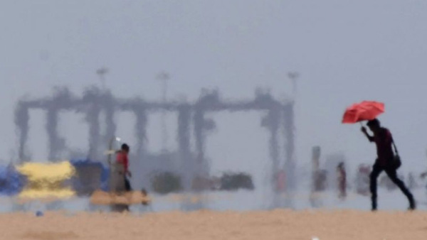 Heatwave likely in Andhra, Telangana, temperatures may touch 43 degrees Celsius Heatwave likely in Andhra, Telangana, temperatures may touch 43 degrees Celsius