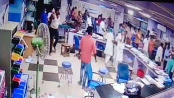 Attack on a trainee doctor at Tanjore Medical College: CCTV footage released Attack on a trainee doctor at Tanjore Medical College: CCTV footage released