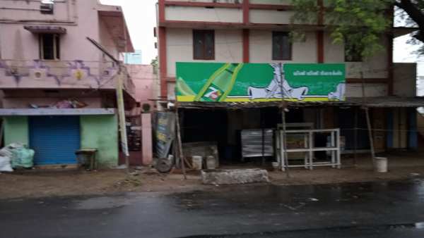 தேநீர் கடைகள் மூடல்