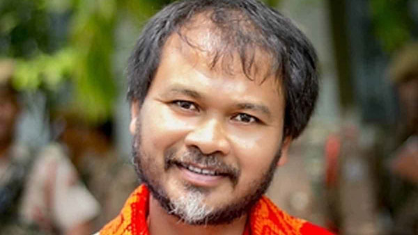 அகில் கோகாய் வெற்றி