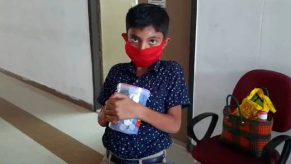 9-year-old boy in Salem donates his entire savings to Chief minister Corona Fund 9-year-old boy in Salem donates his entire savings to Chief minister Corona Fund