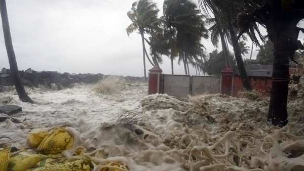 நடுக்கடலில் மாயம்