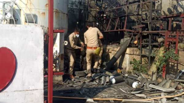 3 killed and many injured as jumbo cylinders burst at oxygen plant in Uttar Pradesh 3 killed and many injured as jumbo cylinders burst at oxygen plant in Uttar Pradesh