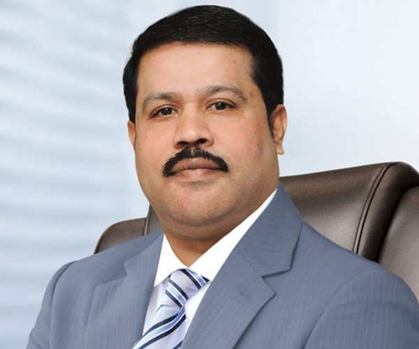 Dubai businessman give 10 lakh to Tn govt for corona relief fund Dubai businessman give 10 lakh to Tn govt for corona relief fund