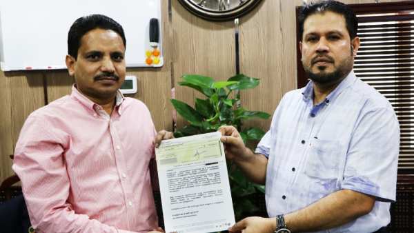 Dubai businessman give 10 lakh to Tn govt for corona relief fund Dubai businessman give 10 lakh to Tn govt for corona relief fund