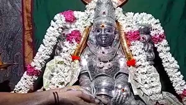 One lakh rupees anointing for Lakshmi Kubera Temple of Walajapet on the day of Akshaya Tritiya One lakh rupees anointing for Lakshmi Kubera Temple of Walajapet on the day of Akshaya Tritiya