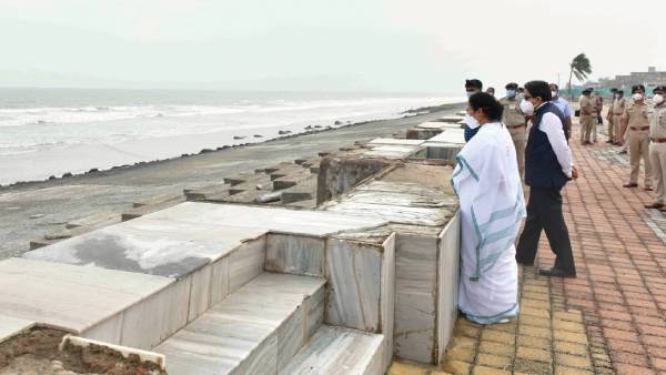 மமதா மீது மட்டும் தவறா?