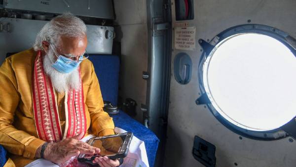 ஜெ.மோடி புறக்கணிப்பு