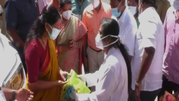 Mohan C Lazarus given medical equipments to Tuticorin government hospital Mohan C Lazarus given medical equipments to Tuticorin government hospital