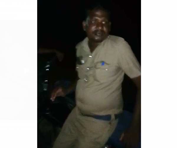 களங்கம் ஏற்படுத்தும் காக்கிகள்