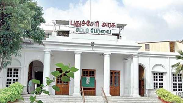 பாஜகவுக்கு தனிப்பெரும்பான்மை