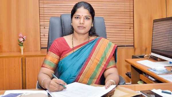 அதிகாரி