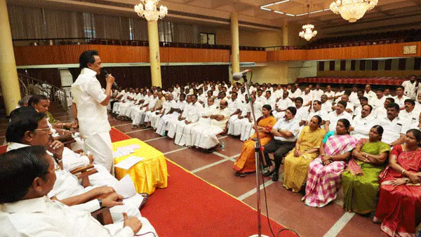 மு.க.ஸ்டாலின் தேர்வு