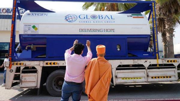 Liquid oxygen coming from Dubai to India Liquid oxygen coming from Dubai to India