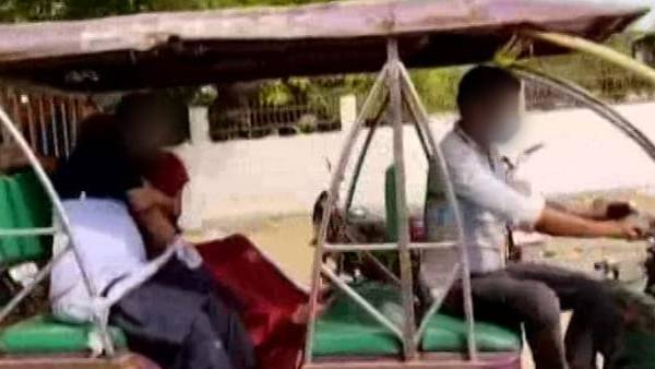 ஆட்டோவில் கொண்டு சென்ற உடல்