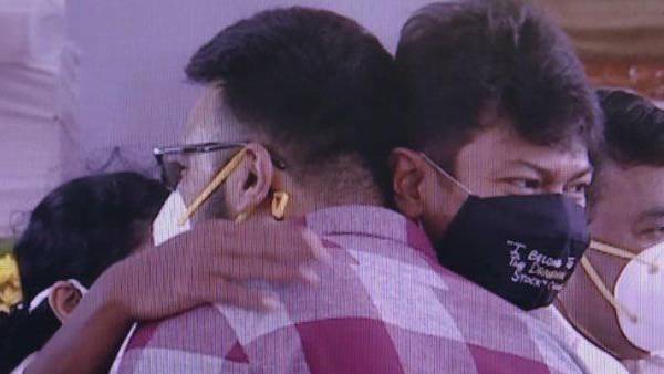 மகனை அனுப்பிய அழகிரி