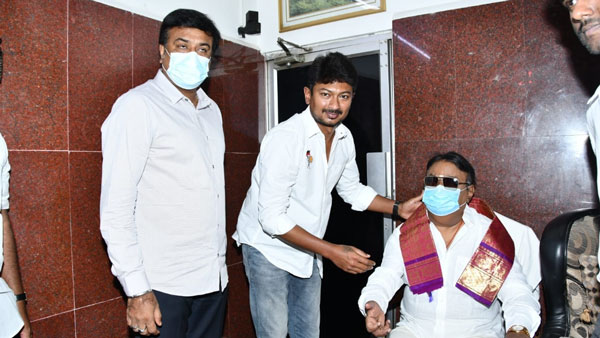 Udhayanidhi Stalin meets DMDK leader Vijayakanth at his residence Udhayanidhi Stalin meets DMDK leader Vijayakanth at his residence