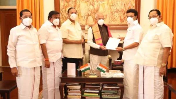 ஸ்டாலின் விளக்கினார்