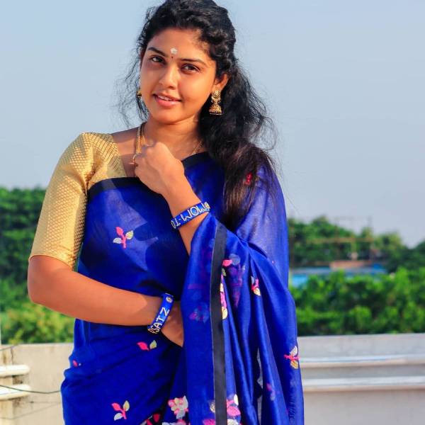 தனி ரசிகர் பட்டாளம்