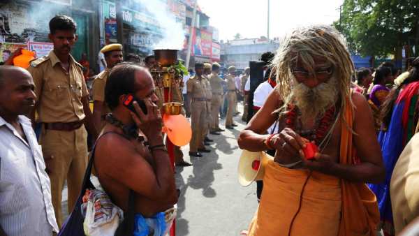 Aani Therottam canceled at Nellaiyappar temple - Sivanadiyars singing Thevaram Aani Therottam canceled at Nellaiyappar temple - Sivanadiyars singing Thevaram