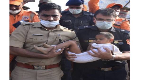 Four-year-old boy, rescued from 180 ft deep bore well after 8 hours operation Four-year-old boy, rescued from 180 ft deep bore well after 8 hours operation