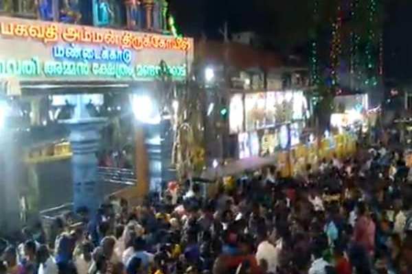 பக்தர்கள் நெகிழ்ச்சி