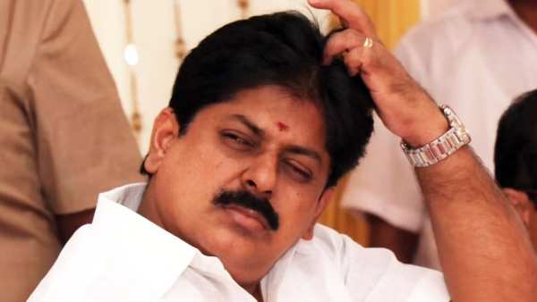 நீதிபதிகள் தள்ளுபடி