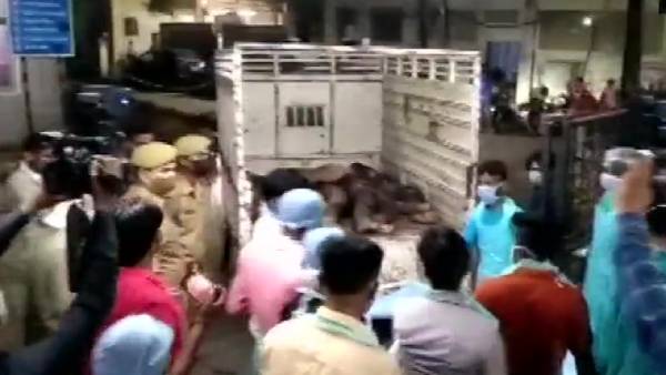 Bus accident in Uttar Pradesh kills 17 people at Kanpur Bus accident in Uttar Pradesh kills 17 people at Kanpur