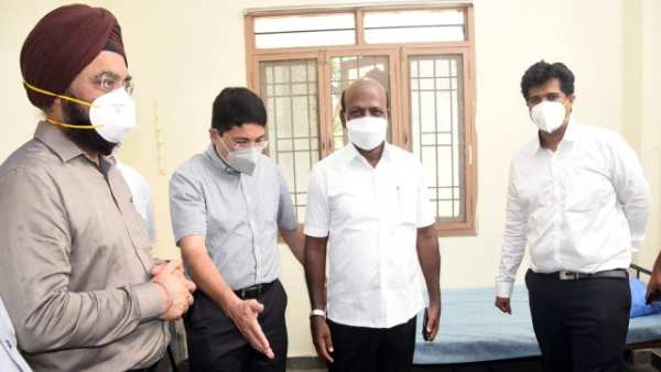 அதிகாரிகள்