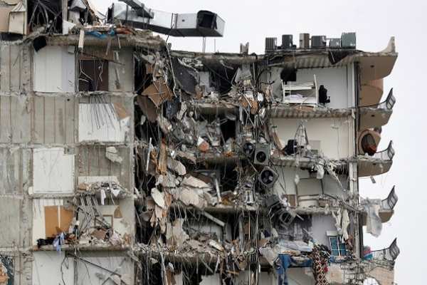 US Miami Building Collapse at least 1 dead, 99 unaccounted for US Miami Building Collapse at least 1 dead, 99 unaccounted for
