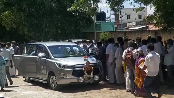 மருந்துக்கு செலவு