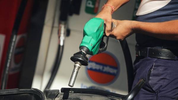 Diesel price hits 1 Ltr Rs 94 in Tamilnadu Diesel price hits 1 Ltr Rs 94 in Tamilnadu