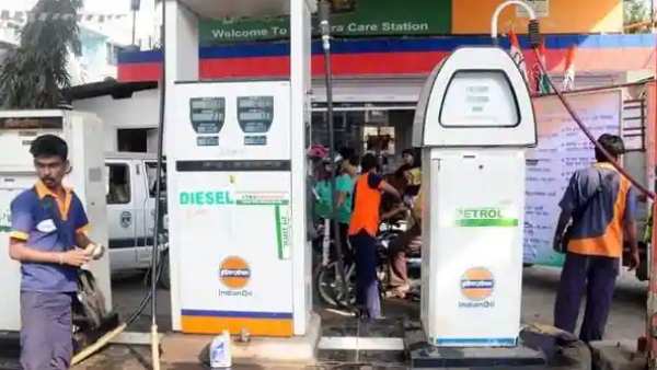 Fuel prices Today: Petrol Rs 98.14 diesel Rs 92.34 pet litre in Chennai Fuel prices Today: Petrol Rs 98.14 diesel Rs 92.34 pet litre in Chennai