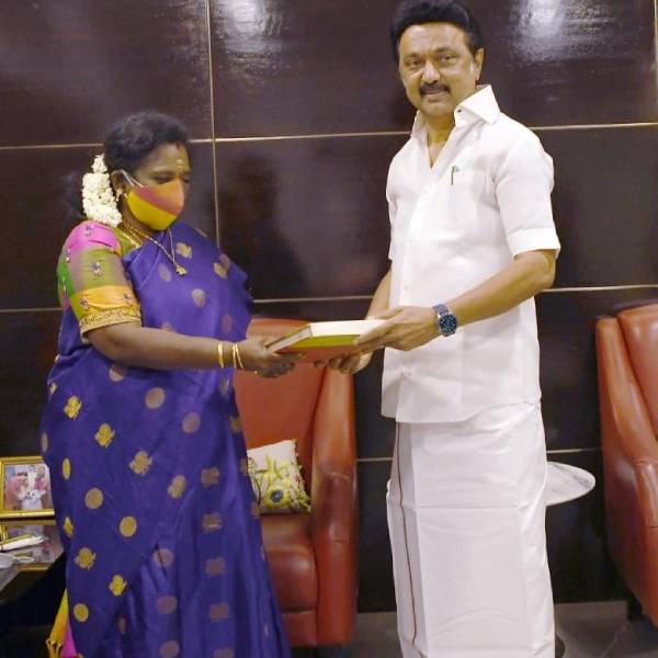 Puducherry Deputy Governor Tamilisai Soundararajan met Tamil Nadu Chief Minister MK Stalin today Puducherry Deputy Governor Tamilisai Soundararajan met Tamil Nadu Chief Minister MK Stalin today