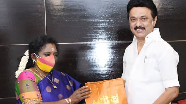 Puducherry Deputy Governor Tamilisai Soundararajan met Tamil Nadu Chief Minister MK Stalin today Puducherry Deputy Governor Tamilisai Soundararajan met Tamil Nadu Chief Minister MK Stalin today