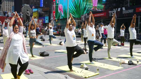 International Yoga Da: Thousands of People attend Yoga celebrations in New York International Yoga Da: Thousands of People attend Yoga celebrations in New York