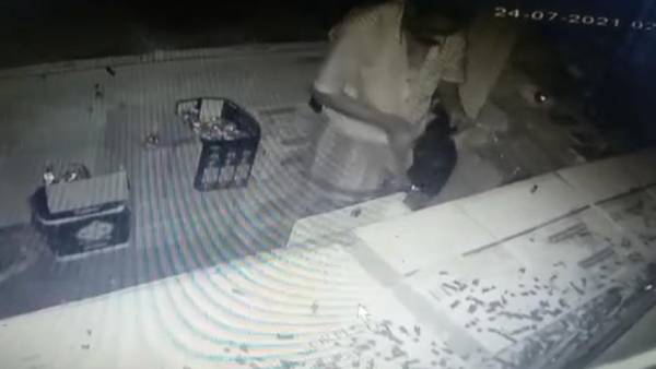 மதுக்கடை உடைப்பு