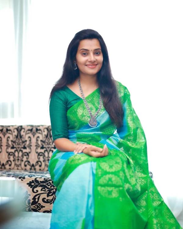 ஜொலிக்கும் புன்னகை