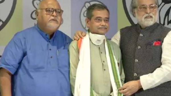 Former President Pranab Mukherjees son Abhijit Mukherjee joins Trinamool Congress Former President Pranab Mukherjees son Abhijit Mukherjee joins Trinamool Congress