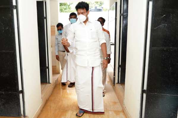 துறை ரீதியாக