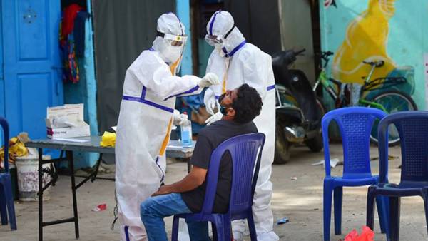 இலங்கையை மிரட்டும் டெல்டா...இந்தியாவை விட 3 மடங்கு வீரியம்-ஒருநாள் கொரோனா மரணங்கள் 100ஐ தாண்டியது!