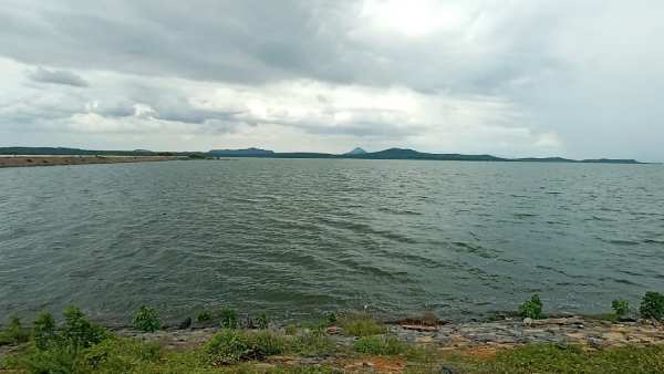 கடலாக காட்சி தரும் பவானி சாகர்