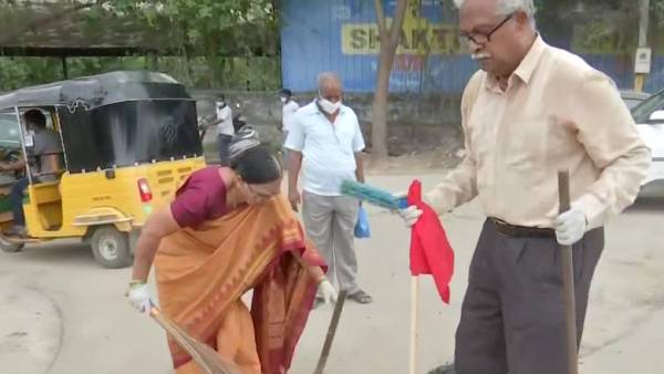 மாநகராட்சி அதிகாரிகள்