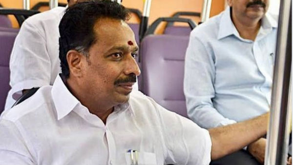 யார் அவர்?