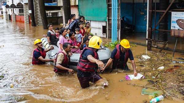 Heavy rains in Maharashtra have claimed 129 lives in the last two days Heavy rains in Maharashtra have claimed 129 lives in the last two days
