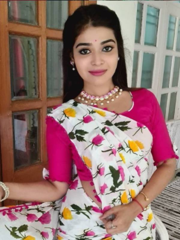 தர்ஷான்னா பேரழகு